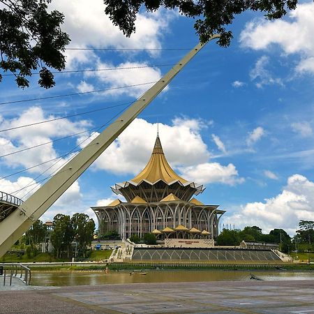 Sheraton Kuching Hotel Bagian luar foto