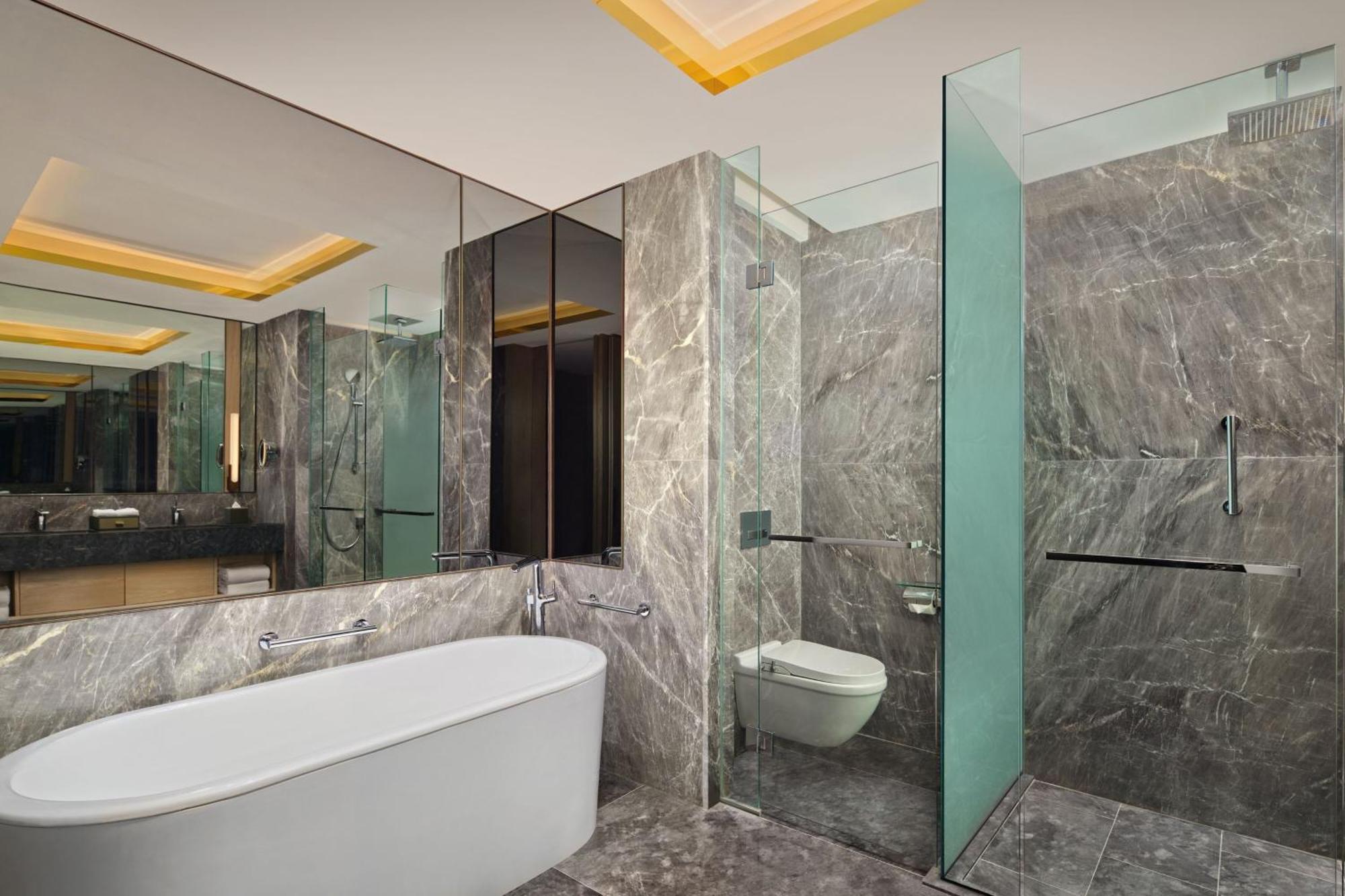 Sheraton Kuching Hotel Bagian luar foto