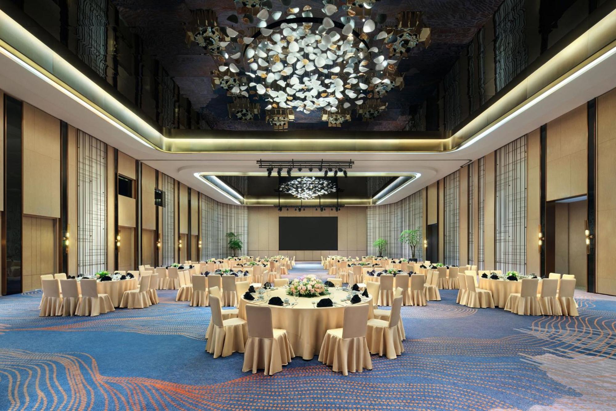 Sheraton Kuching Hotel Bagian luar foto