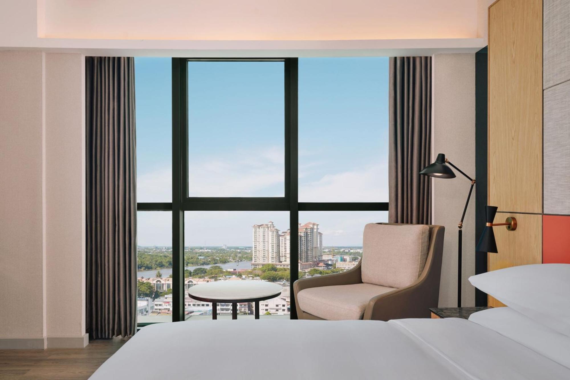 Sheraton Kuching Hotel Bagian luar foto