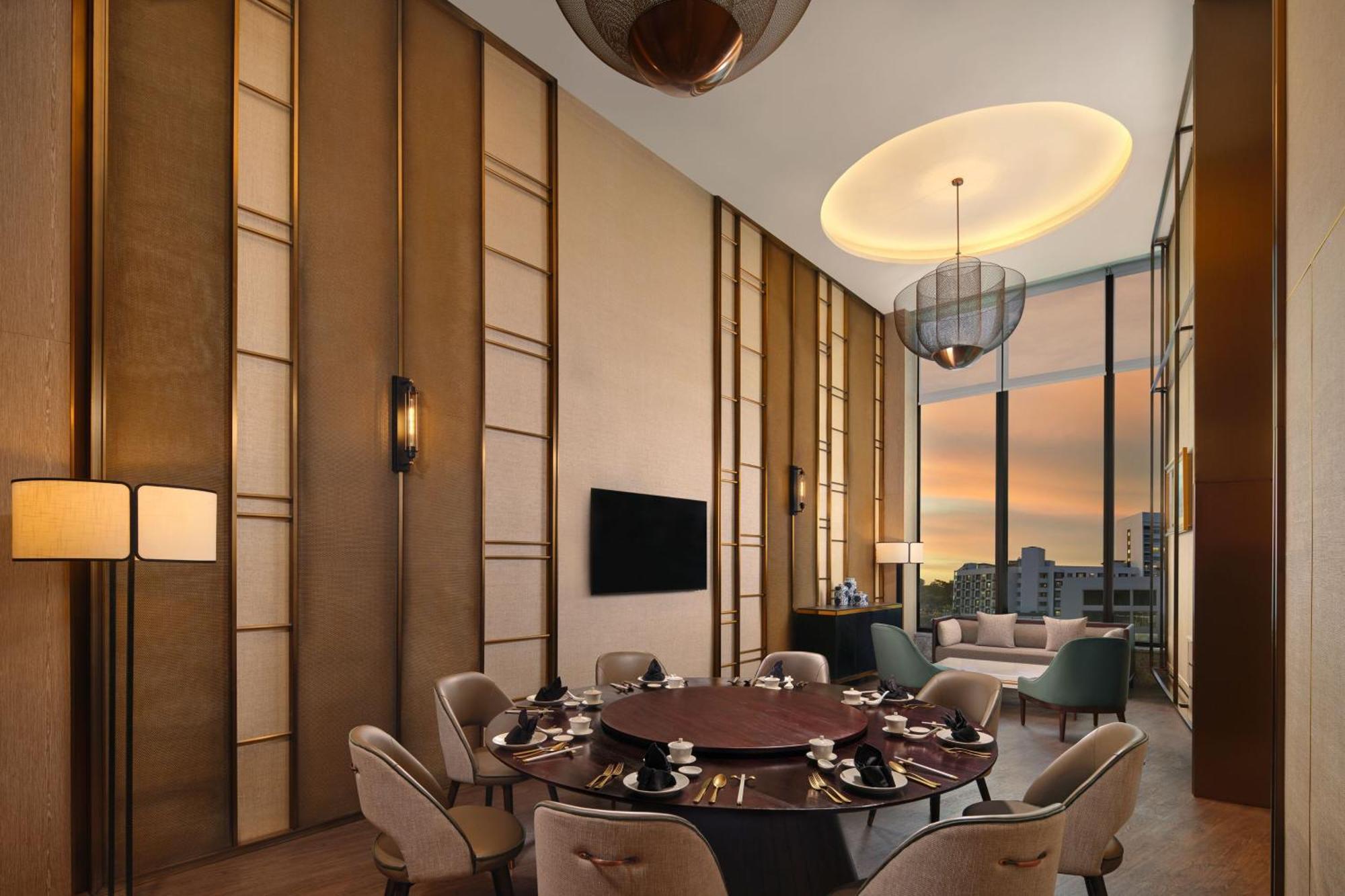 Sheraton Kuching Hotel Bagian luar foto