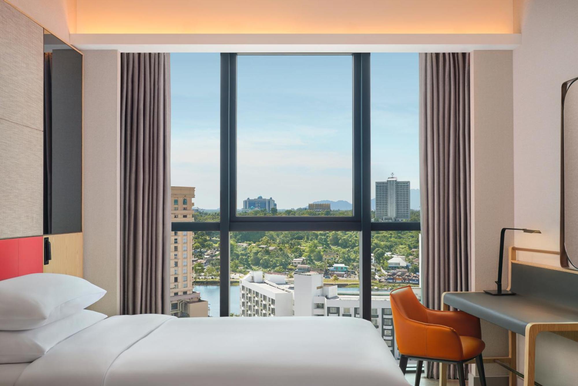 Sheraton Kuching Hotel Bagian luar foto