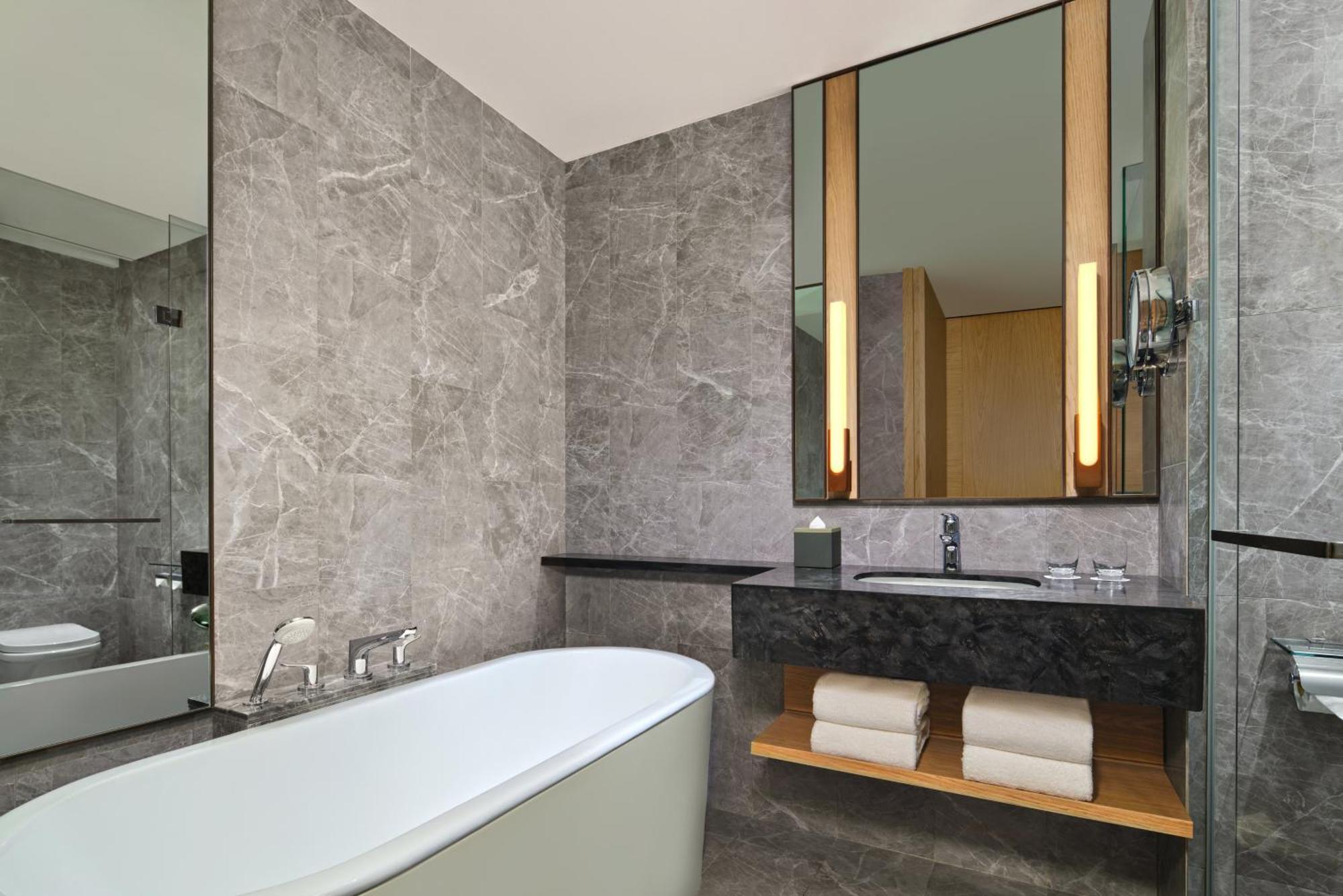 Sheraton Kuching Hotel Bagian luar foto